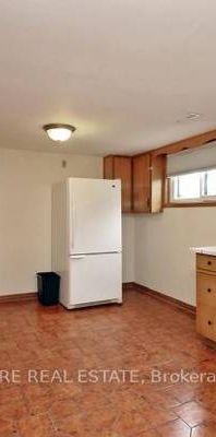 2 Bedroom Basement Apartment - Photo 1