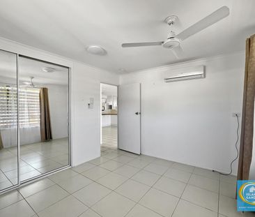 LOW SET CUTE DUPLEX! - Photo 5