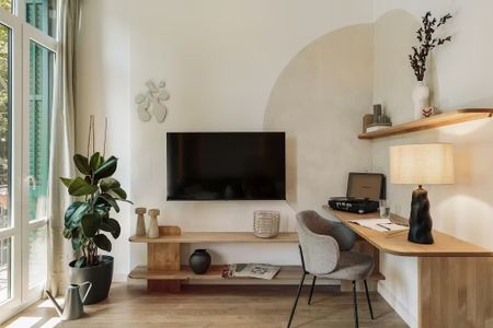 Carrer de Casanova, Barcelona, Catalonia 08036 - Photo 2