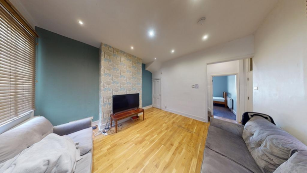 5 bedroom semi-detached house to rent - Photo 1