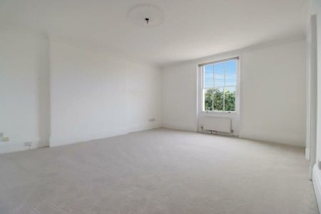 4 Bedroom Flat To Let - Photo 2