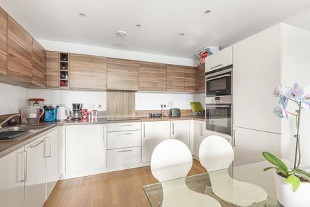 2 bedroom flat to rent - Photo 4