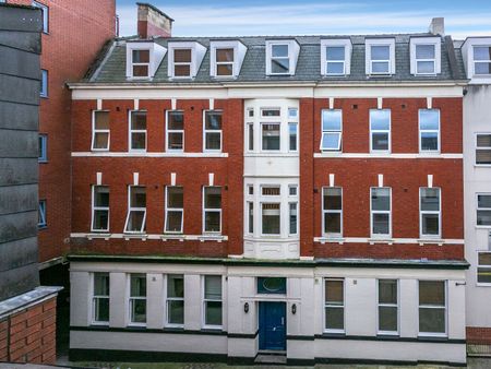 The Jazz Bar, Flat 4, 6 Bedrooms, 1st Floor Student Flat in Preston - Photo 2