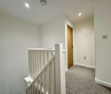 Bridge End, Brighouse, HD6 - Photo 1