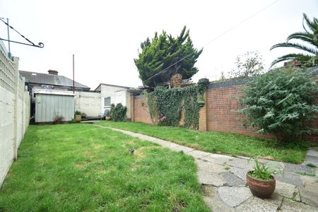 3 bedroom terraced house to rent - Photo 4