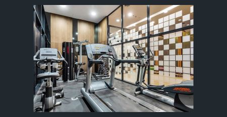 Stylish Two Bedroom Apartment in Prime Travancore Location - Photo 2