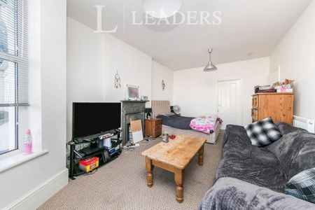 Studio to rent - Photo 2