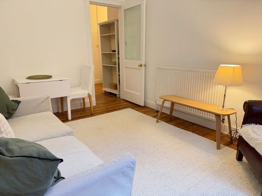 1 Bed Flat - Photo 1