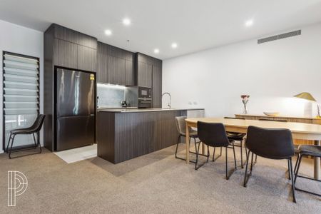 Luxurious 3-Bedroom Apartment in Prestigious Renaissance Development, Manuka - Photo 3