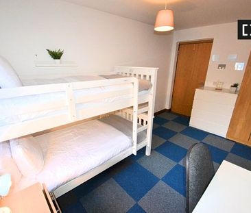 Bed to rent in flat with 4 bedrooms in Stoneybatter, Dublin - Photo 2
