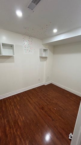 For Lease - 537 Navigator Drive Unit# Basement, Mississauga, Ontario - Photo 3