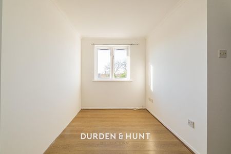 Steeple Close, Rochford - Photo 2