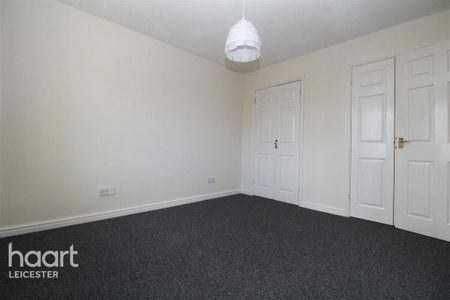 4 bedroom detached house to rent - Photo 4