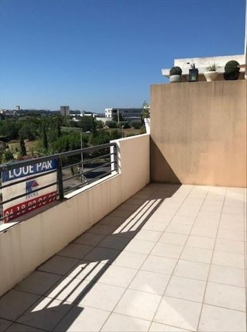 Appartement 3 pièces 66m2 MARSEILLE 13EME 914 euros - Photo 2