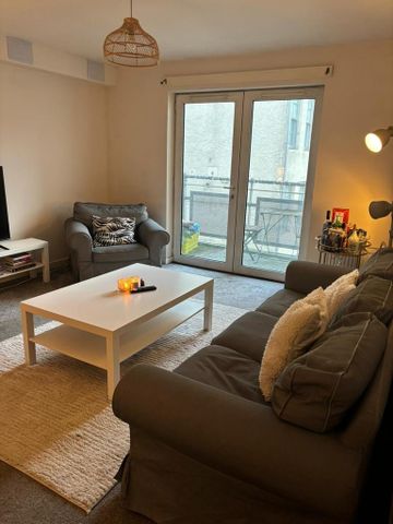 2 bedroom flat to rent - Photo 2