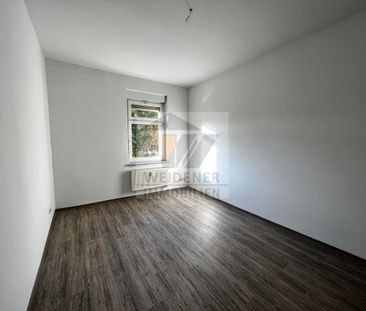 Neuer Boden, Wanne, Dusche, Aufzug und Balkon! Geräumige 2 Raum Woh... - Photo 2