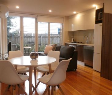 Inner City Living! - Photo 2