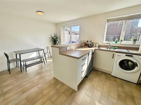 3 bedroom detached house to rent - Photo 5