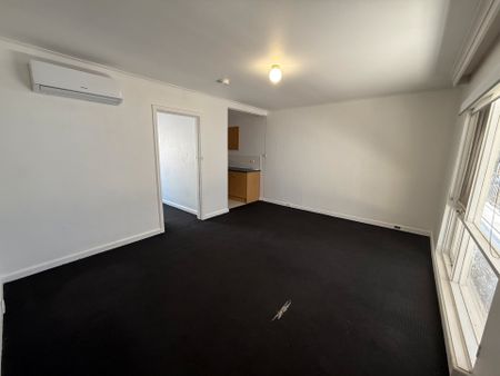 "Essendon Lifestyle Made Easy – Power and Water Included" - Photo 4