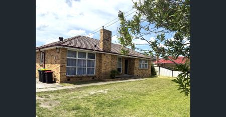 Spacious 3 bedroom family home in Prime Springvale Location - Photo 5