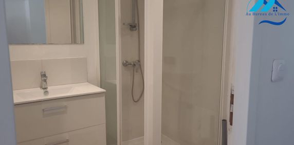 Location Appartement 2 pièces 39m² MARSEILLE 1er - Photo 2