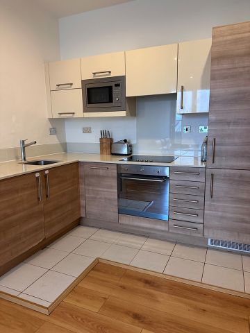 2 Bed Flat, Wandsworth Road, SW8 - Photo 5