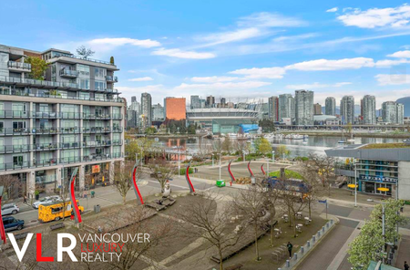 Condo in Vancouver West Side, BC - Photo 3