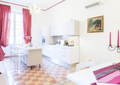 Center-Historic Jewish Quarter: Elegant apartment situated in beautiful Palazzo Nobiliare. Entrance, spacious living with original wood frescoed ceilings, large modern dining and kitchen, 4 bedrooms, 4 Baths, small terrace. #1527