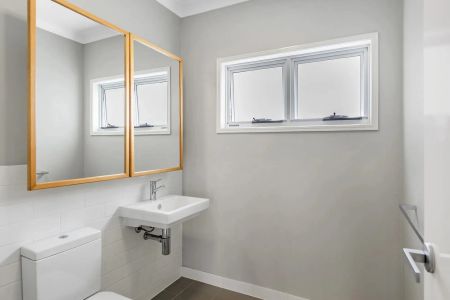 STYLISH, LOW-MAINTENANCE LIVING IN A PRIME COORPAROO LOCATION - Photo 3