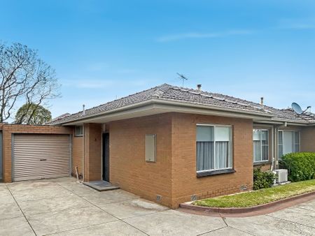 HIDDEN GEM IN THE HEART OF BENTLEIGH ! - Photo 2