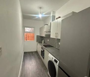 2 Bed Flat, Roman Road, E3 - Photo 4