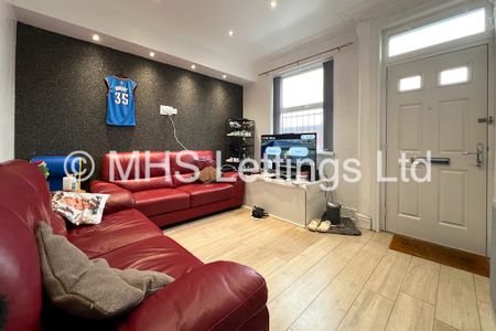 6 Bedroom Mid Terraced House for rent in Harold Terrace - Photo 2