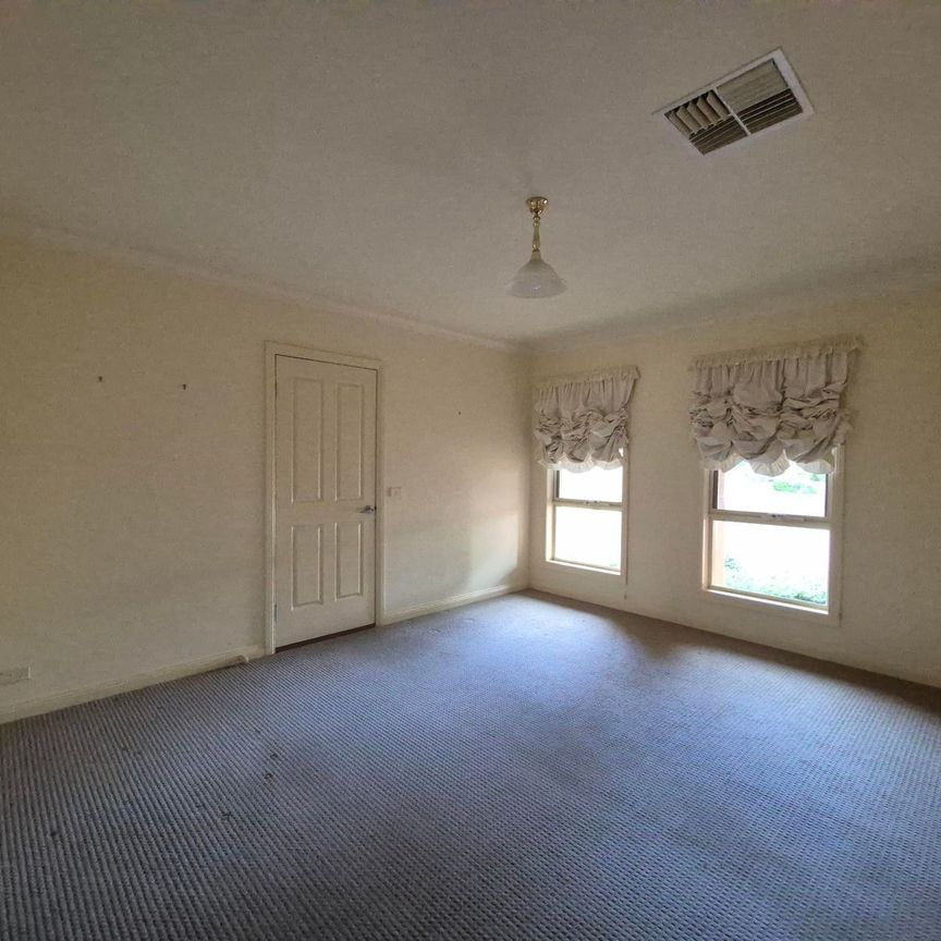 Four bedroom house - Photo 1