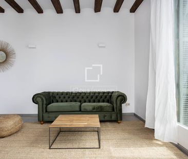 1-bedroom apartment with sea views for rent in El Born - Photo 1