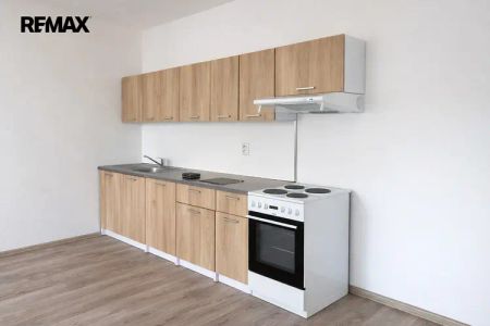 Pronájem bytu 1+kk, 36 m - Fotografie 2