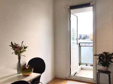 Room in a Shared Flat, De Quincey House, SW1V - Photo 2