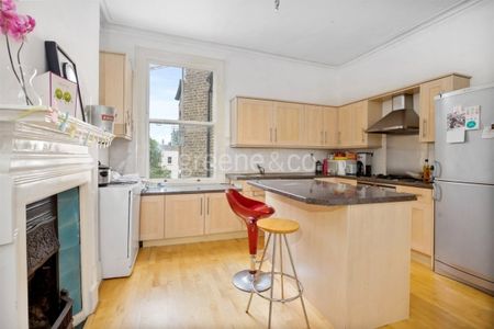 3 bedroom flat to rent - Photo 5