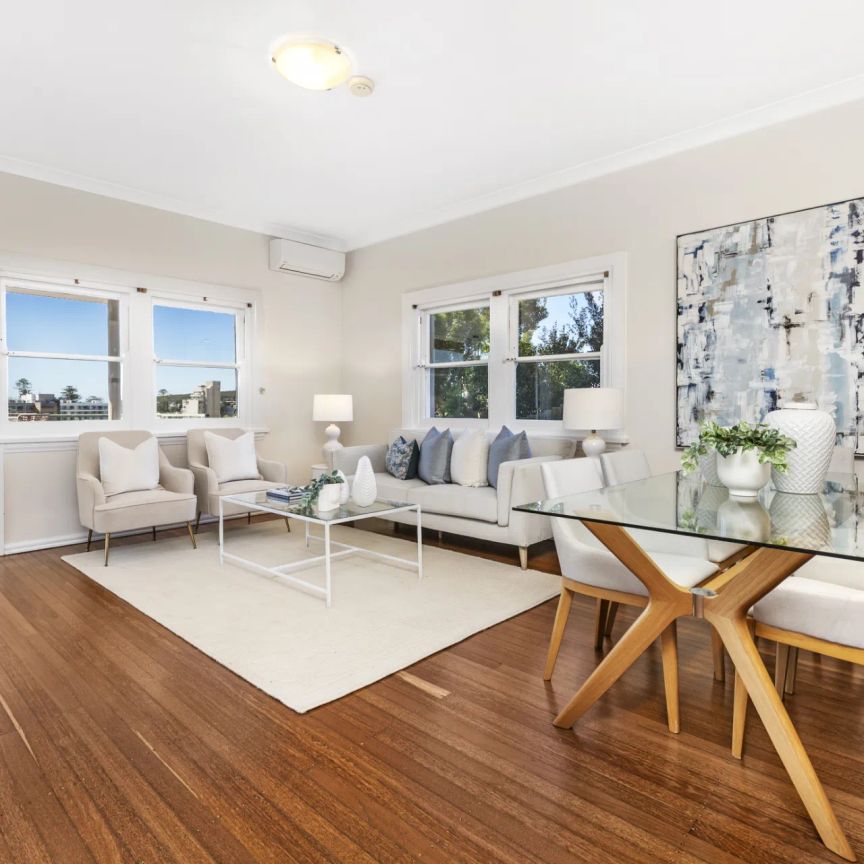 Boutique Beachside Retreat, Vast Terrace and Courtyard plus Sweeping Ocean Views - Photo 1