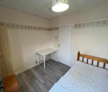 4 bedroom terraced house to rent - Photo 6