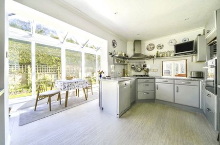 Granary-lane, Budleigh Salterton - Photo 2