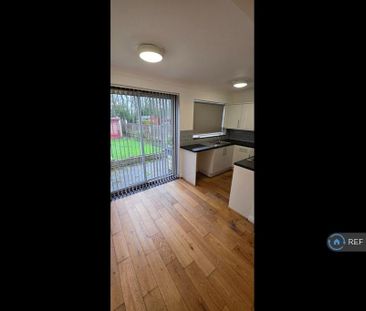 2 bedroom semi-detached house to rent - Photo 3