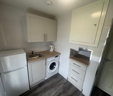 1 bedroom ground floor flat to rent - Photo 4