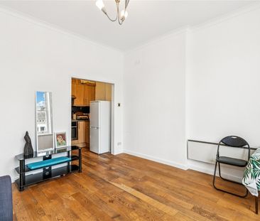 Sinclair Road, Shepherds Bush, W14 flat to rent - Photo 6