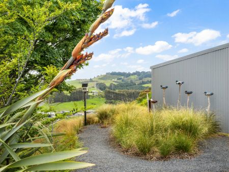 A home of elegance, ease and true tranqulity - Photo 5