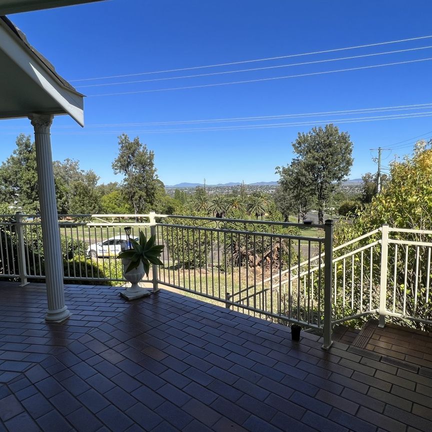 70 Raglan Street, Tamworth - Photo 1