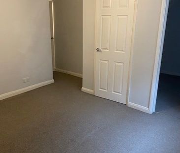 1 Bed Flat, South Street, RG1 - Photo 3