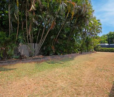 Family-Friendly Living in the Heart of Mermaid Waters - Photo 1