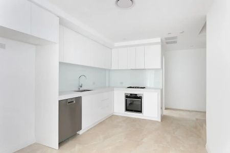 20/69 Pittwater Road, - Photo 2