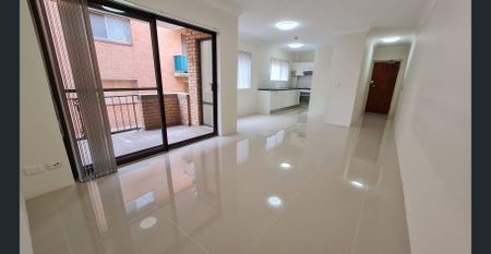 A sought after location!! - Photo 3