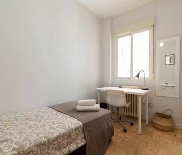 Calle del Conde de Vilches, Madrid, Community of Madrid 28028 - Photo 4